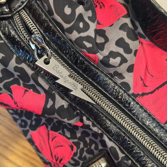 Betseyville Betsey Johnson Black and Pink Bow Women's Bag - Picture 10 of 12